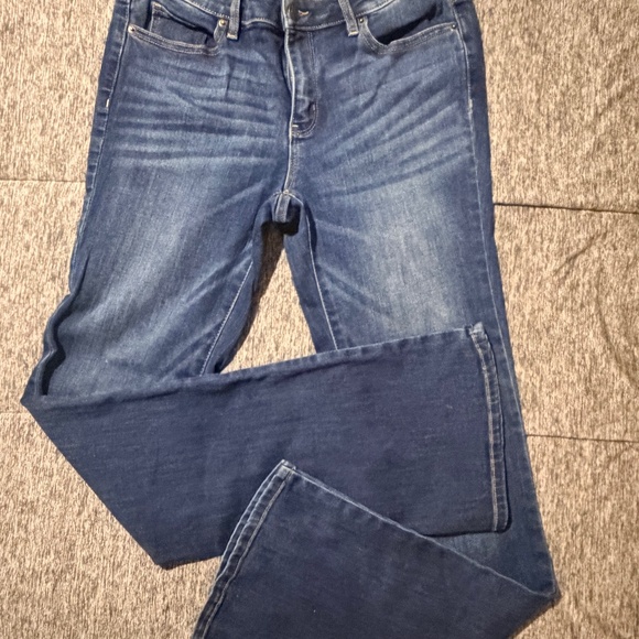 Soho Curvy Bootcut - SZ 8 - $12 - Picture 1 of 2